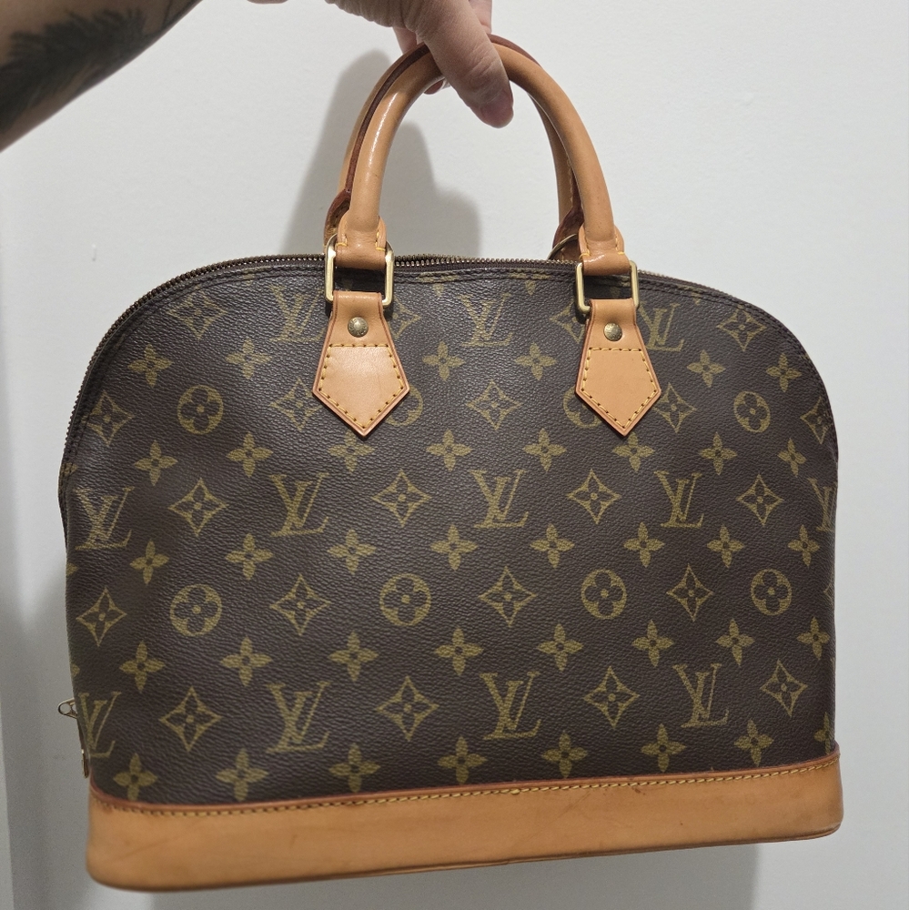 Louis Vuitton Monogram Alma MM